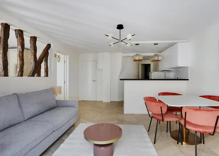 Pick A Flat\'S Apartments In Saint-Lazare - Rue De Londres